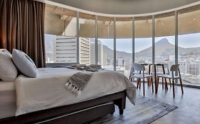 Modern Studio With Panoramic Views By Ctha